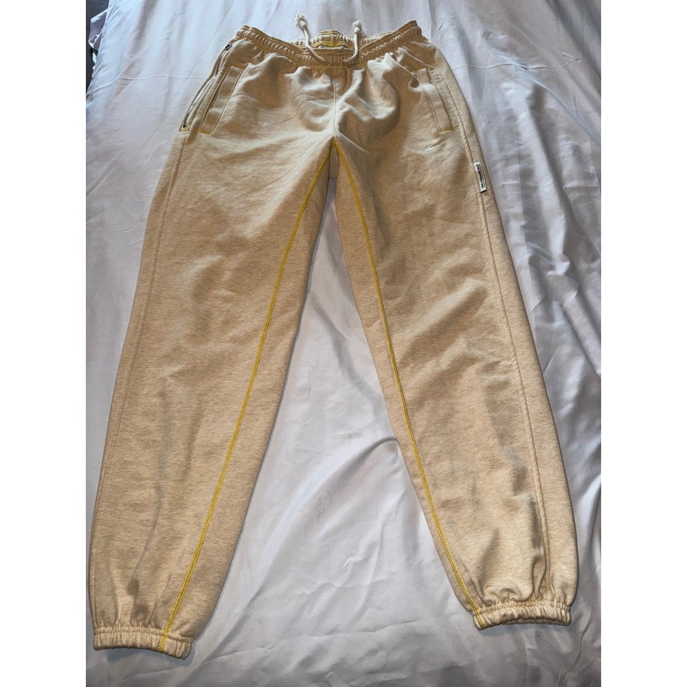 Nike Standard Issue Dri-FIT Sweatpants Tan Yellow Stitch Joggers Mens Medium